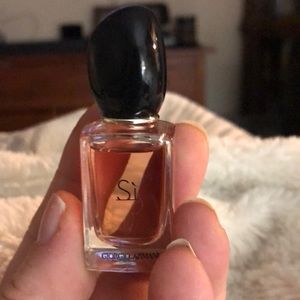 Georgio Armani Si perfume .24 fl ounces mini fragrance scent
